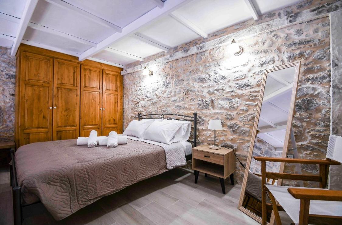 Stone Living Symi Central Apartments エクステリア 写真