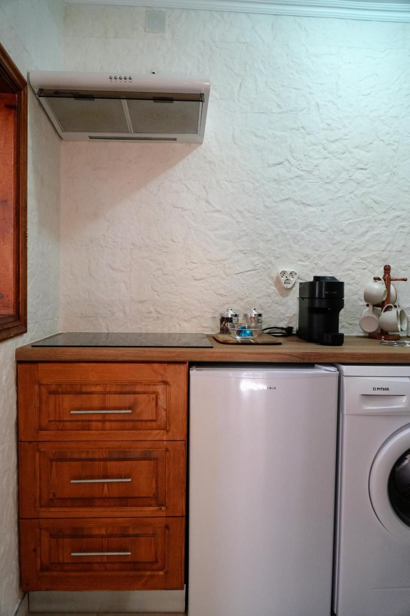 Stone Living Symi Central Apartments エクステリア 写真