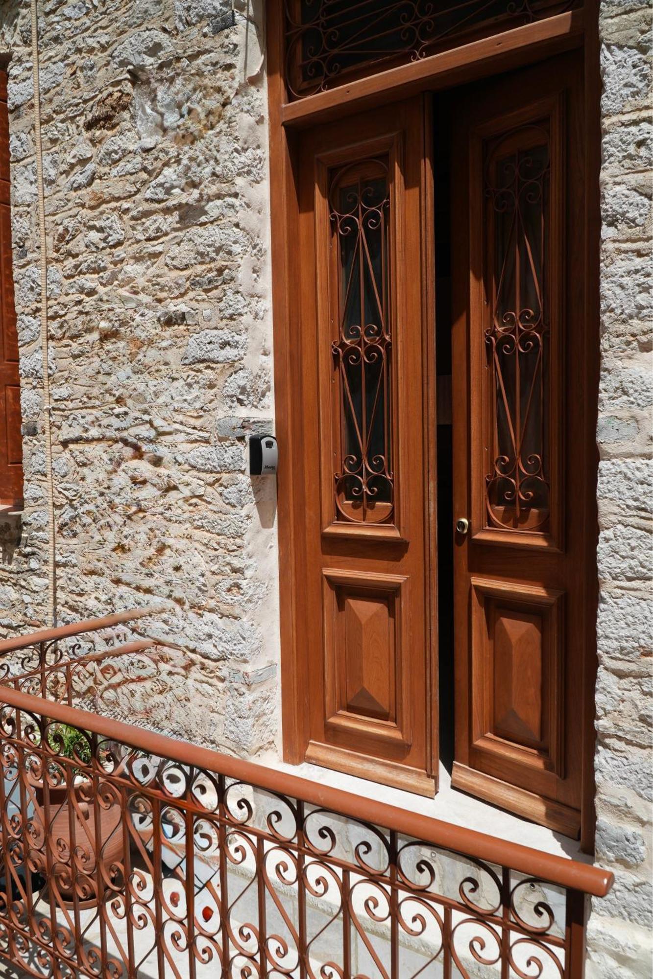 Stone Living Symi Central Apartments エクステリア 写真