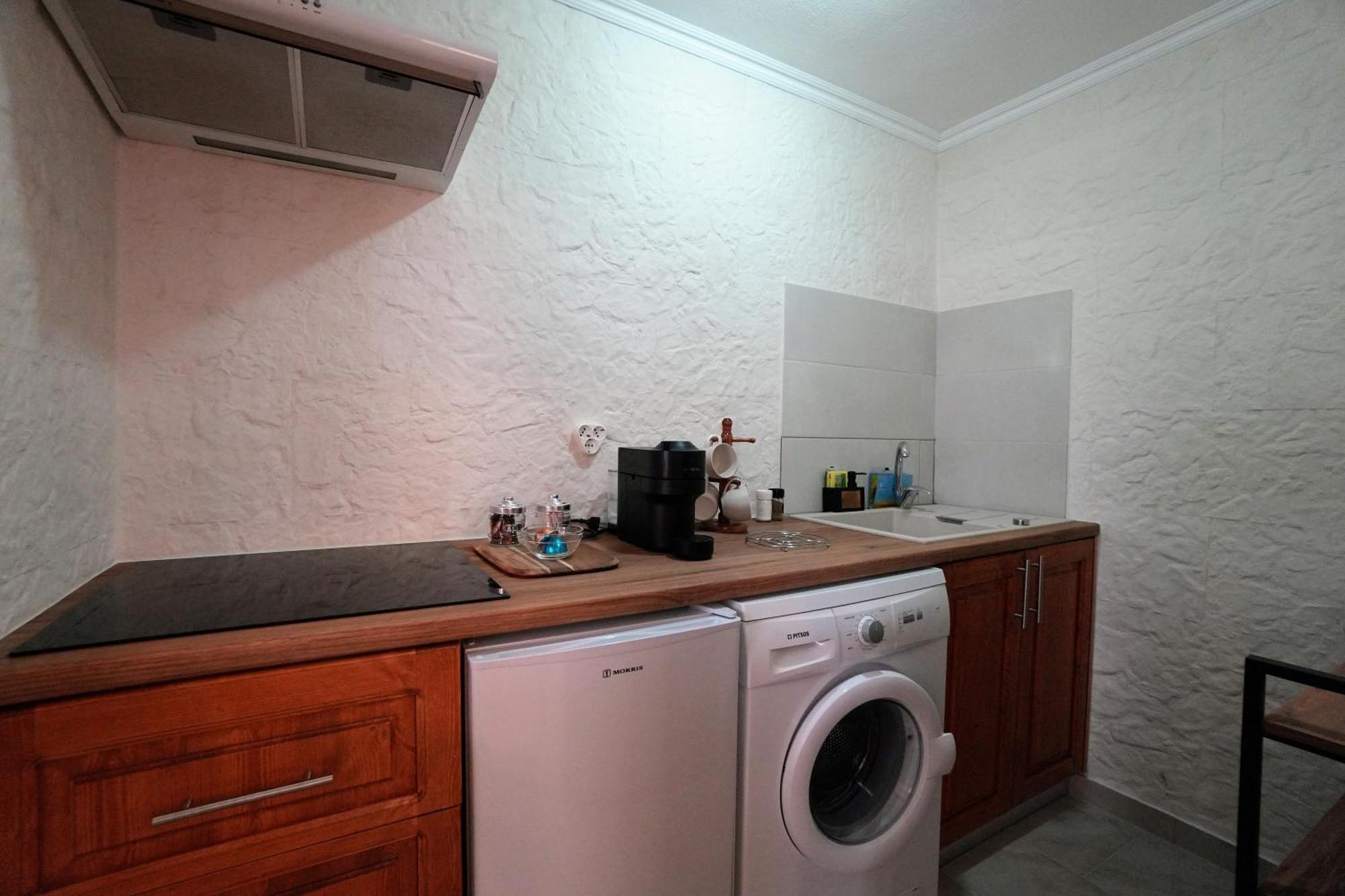 Stone Living Symi Central Apartments エクステリア 写真
